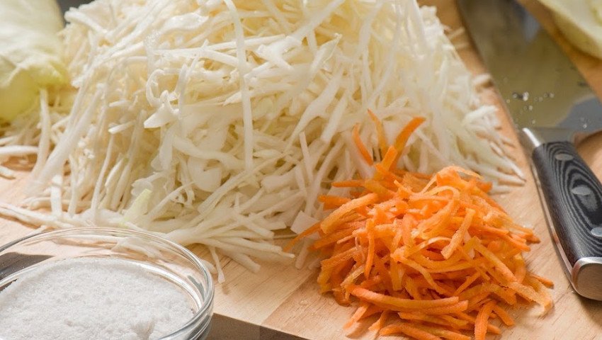 Соль для квашеной капусты: сколько нужно, пропорции, подготовка к  приготовлению в домашних условиях