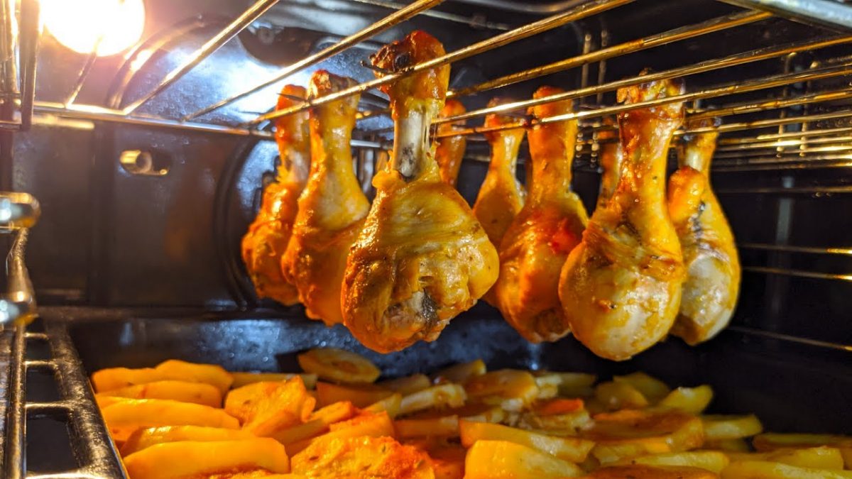 Куриные ножки с картошкой в духовке – рецепт с фото