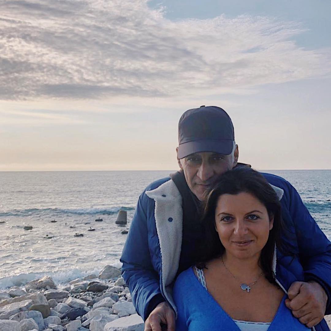 Тигран Кеосаян и его жена Маргарита Симоньян сообщили радостную весть о  скором пополнении в семействе