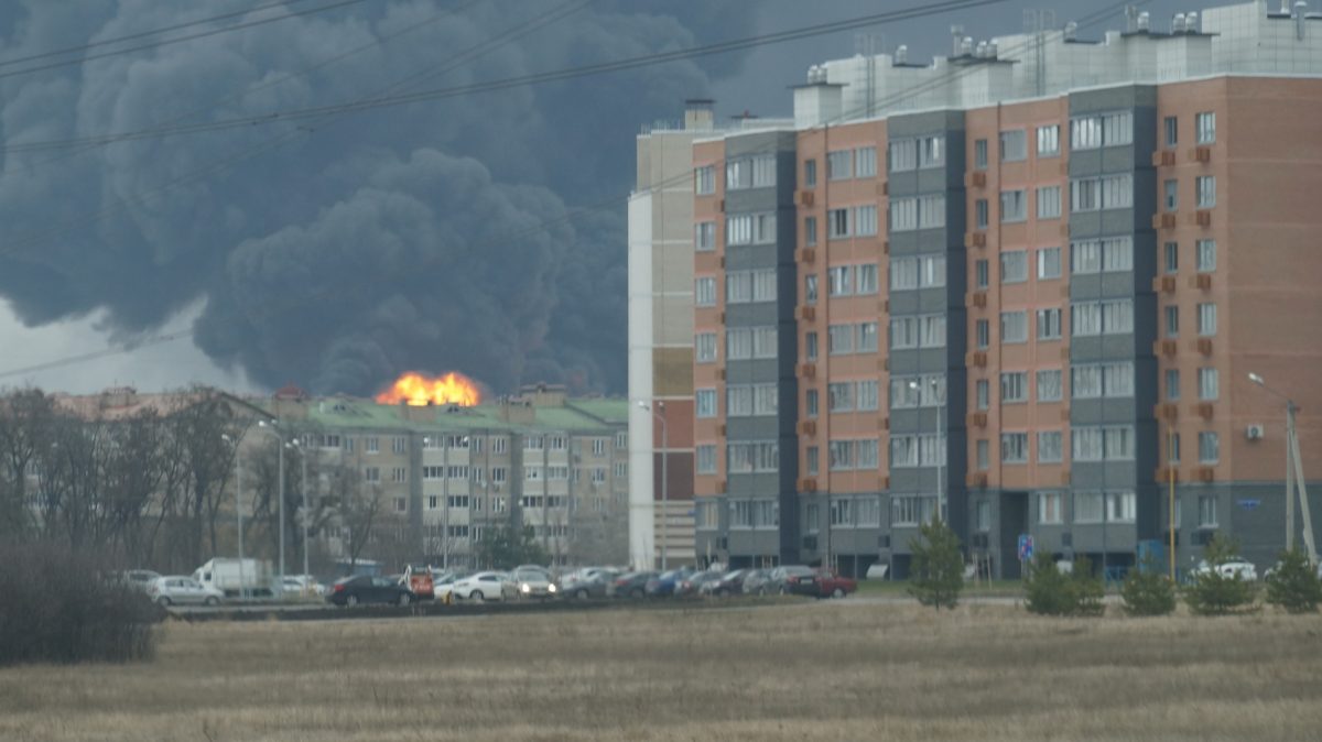 В Белгороде горит крупная нефтебаза — фото - ИА REGNUM