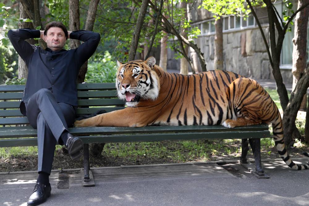 Эдгард Запашный - о том, как заслужить доверие тигра и откуда у него шайба с подписью Лукашенко - Российская газета