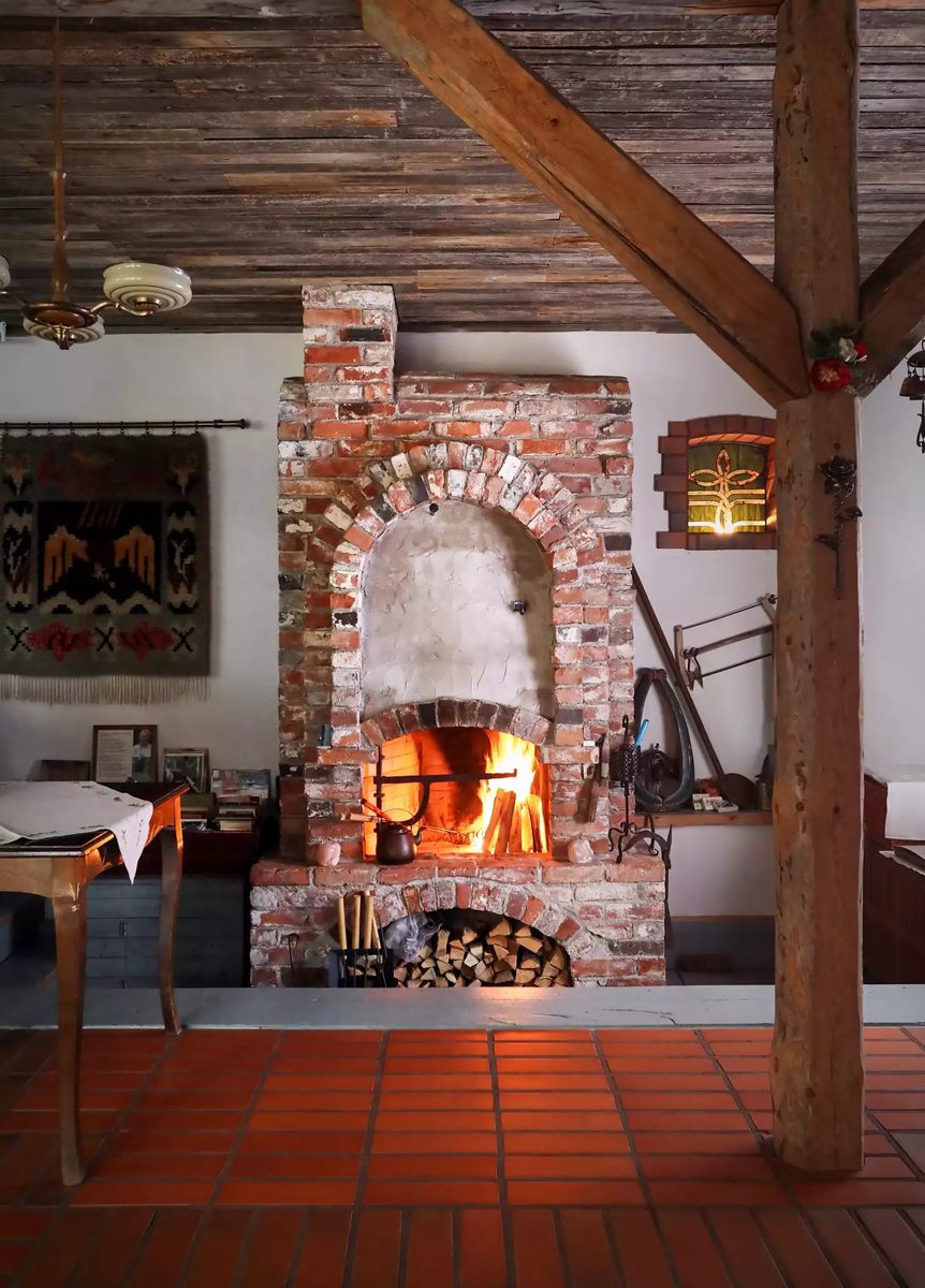 Воспоминания о прошлом. Свобода море. Лесбийская любовь в ссср. Лавка старьевщика картина. Отпускаю любовь.